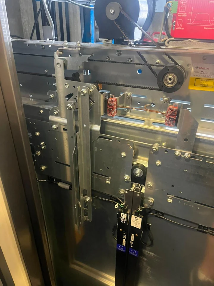New direct replacement door operator at Neville House